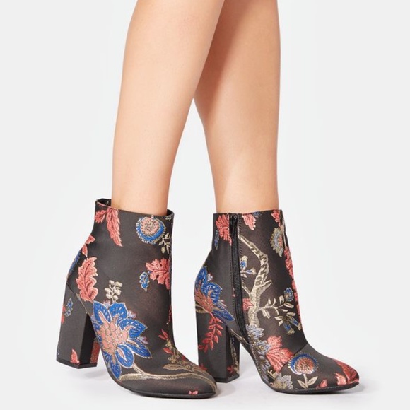 JustFab Black Brocade Besha Bootie, Sz 6 - Picture 8 of 8